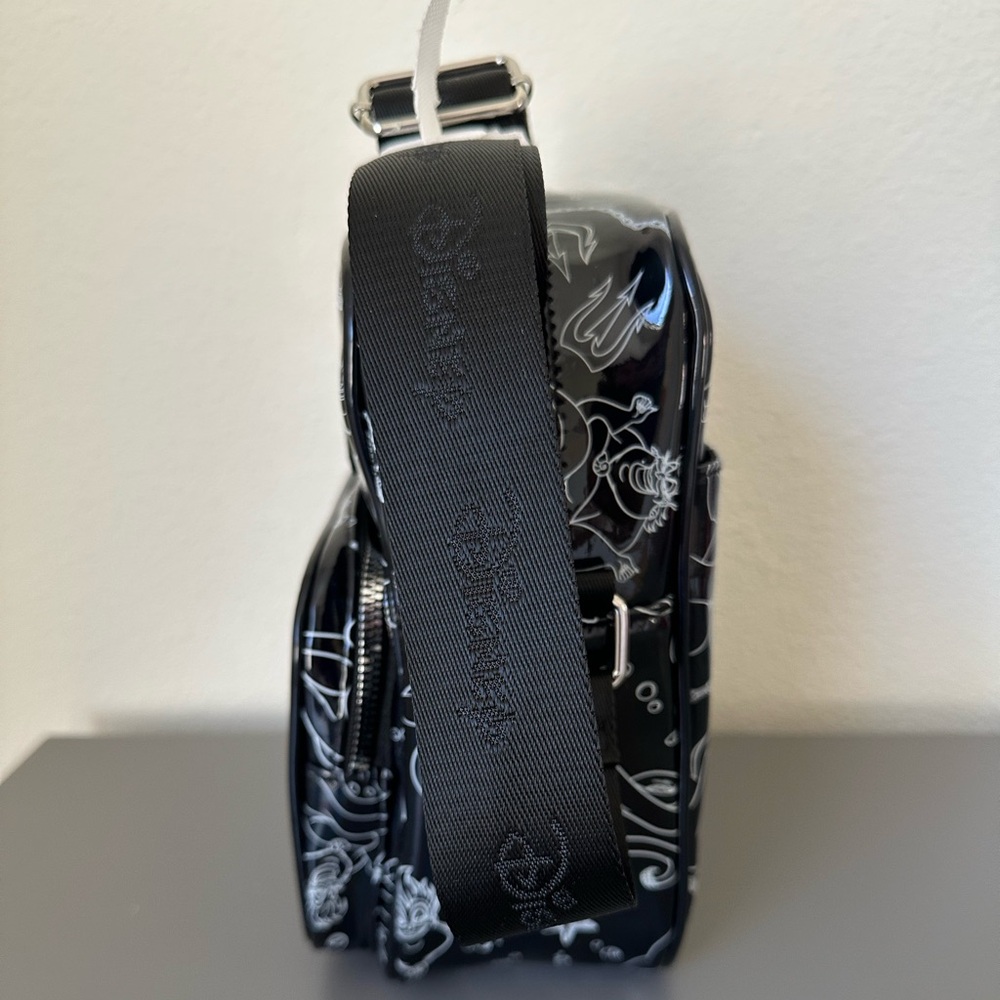 NWT Buckle-Down Disney The Little Mermaid Villain Ursula Poses Crossbody Bag - Picture 7 of 13
